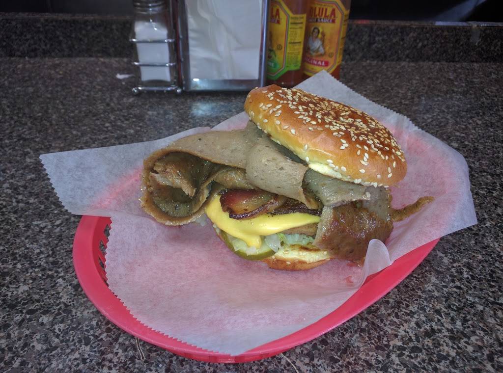 Chuck Wagon Restaurant | meal takeaway | 1120 Central Ave, Wilmette, IL 60091, USA | 8472560120 OR +1 847-256-0120