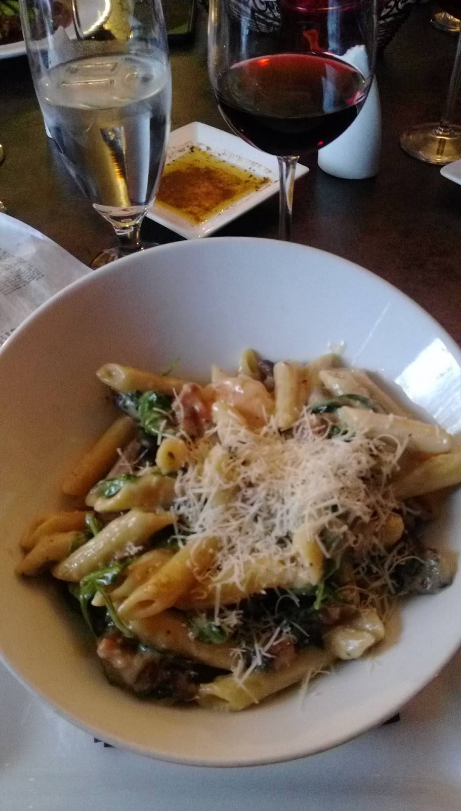 La Vita Bistro | meal takeaway | 102 S Howell St, Pinckney, MI 48169, USA | 7348781111 OR +1 734-878-1111