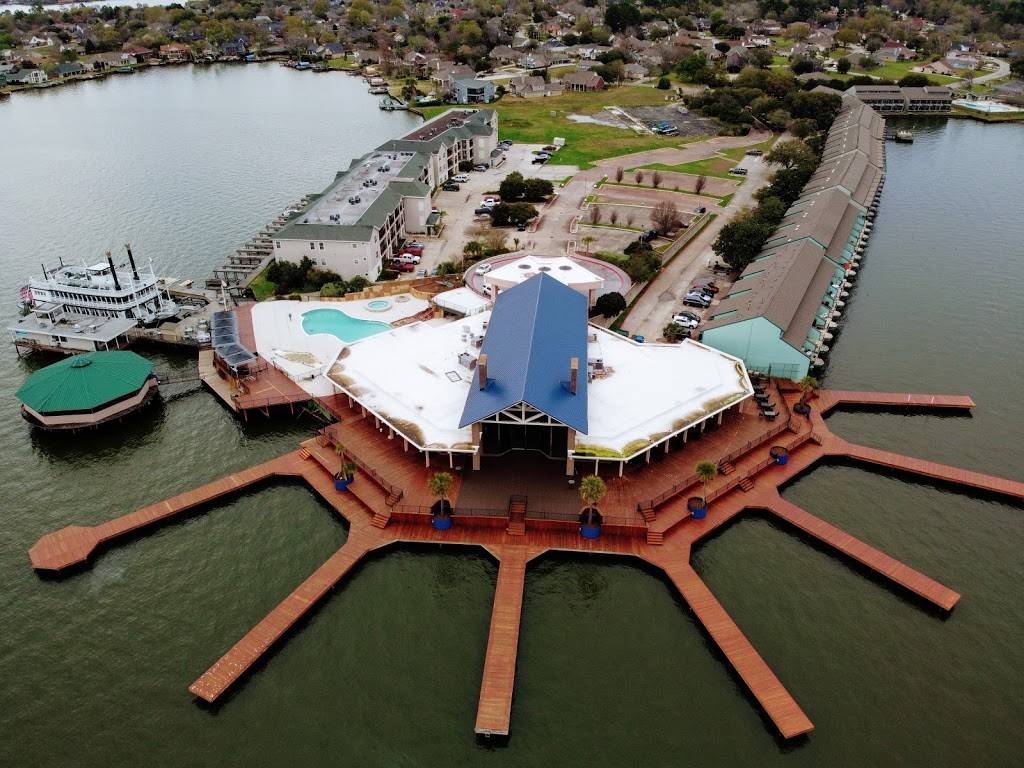 Wave on Lake Conroe | restaurant | 7041 Kingston Cove Ln, Willis, TX 77318, USA | 9366667297 OR +1 936-666-7297