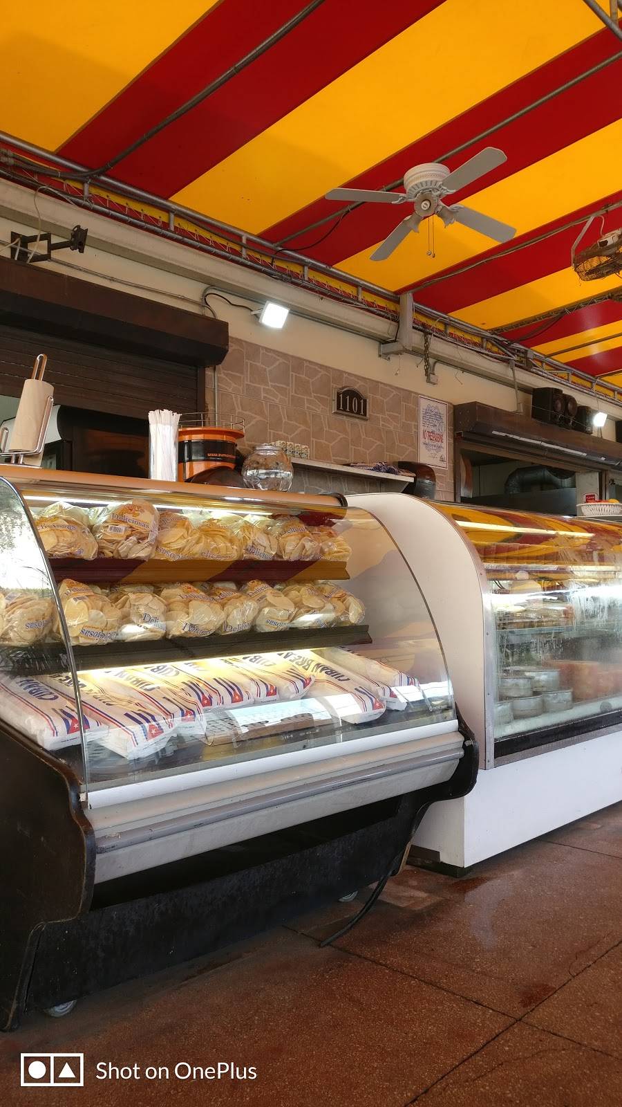 El Castillo De Las Frutas | restaurant | 1101 W Flagler St, Miami, FL 33130, USA | 3055483800 OR +1 305-548-3800