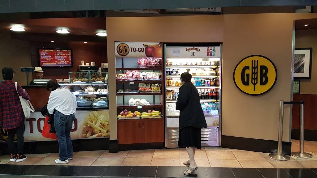 Gordon Biersch | restaurant | Terminal 3, S Airport Blvd, San Francisco, CA 94128, USA | 6508276635 OR +1 650-827-6635