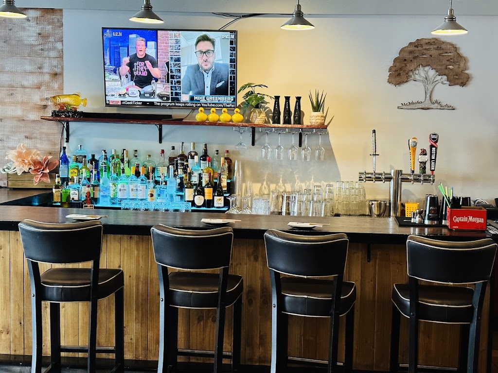 Uchi Sushi & Ramen | restaurant | 545 High St, Dedham, MA 02026, USA | 7816219303 OR +1 781-621-9303