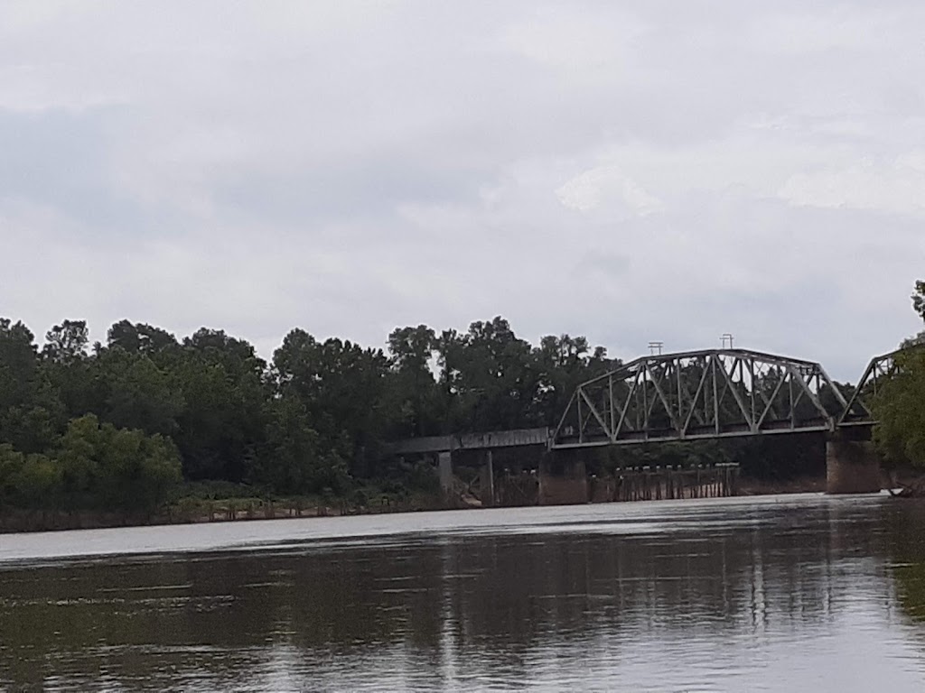 West Shore Restaurant | restaurant | 24324 US-82, Garland City, AR 71839, USA | 8706832300 OR +1 870-683-2300