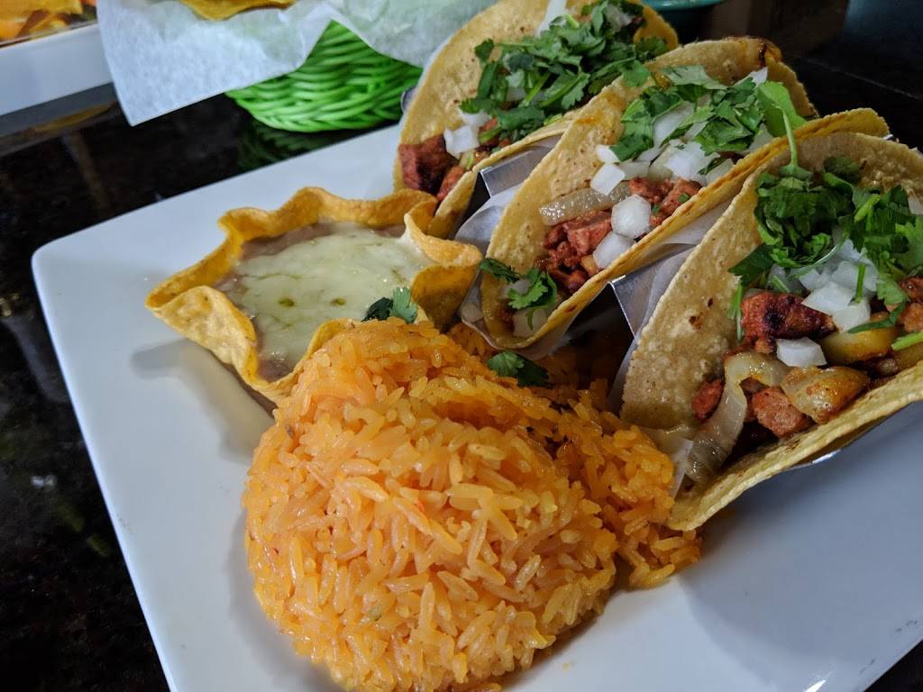 Tequilas Mexican Grill & Cantina | restaurant | 6 Vinal Square, North Chelmsford, MA 01863, USA | 9787105512 OR +1 978-710-5512