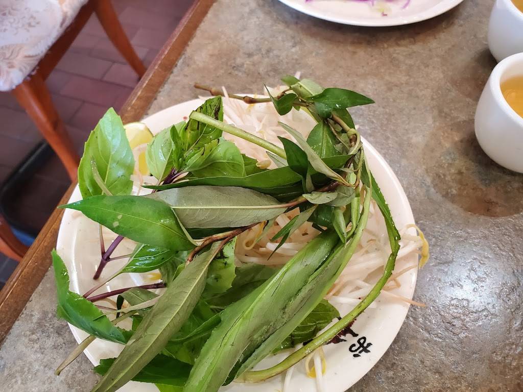 Viet Thai Kitchen | restaurant | 1468 Victoria Park Ave #1, North York, ON M4A 2M2, Canada | 6473474448 OR +1 647-347-4448