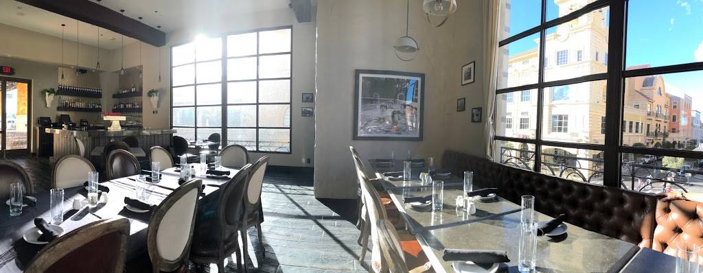 Hamptons | restaurant | 440 S Rampart Blvd #180, Las Vegas, NV 89145, USA | 7029161482 OR +1 702-916-1482