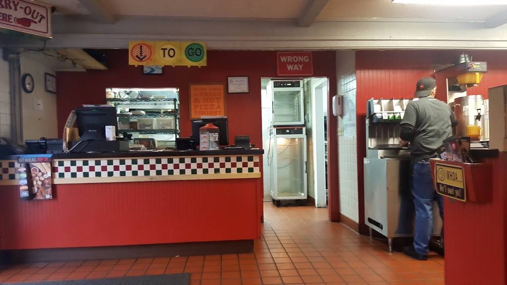 Pizza Hut | meal takeaway | 2402 S 17th St, Wilmington, NC 28403, USA | 9103920180 OR +1 910-392-0180