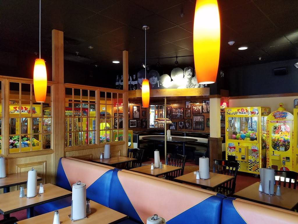 Fuddruckers | restaurant | Shopping Center, 550 Turnpike St, North Andover, MA 01845, USA | 9785571100 OR +1 978-557-1100