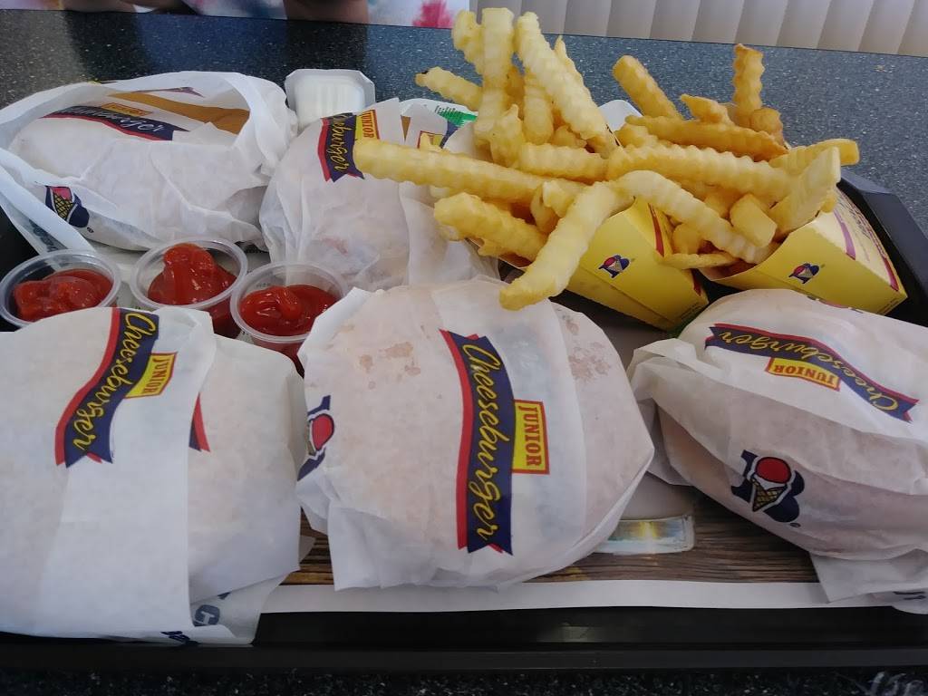 Braums Ice Cream & Burger Restaurant | restaurant | 7351 E Reno Ave, Midwest City, OK 73110, USA | 4057375716 OR +1 405-737-5716