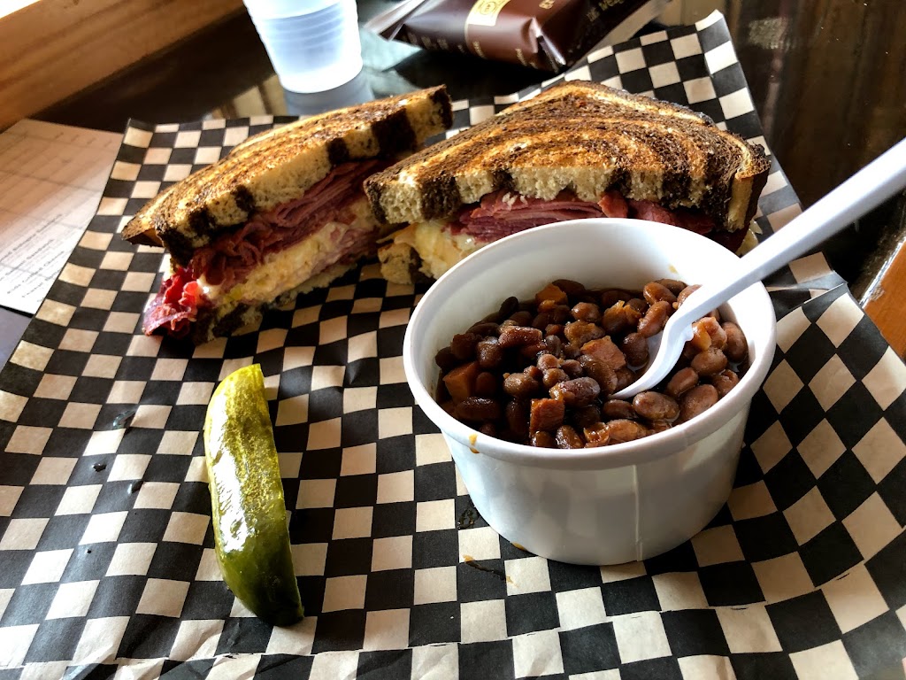 Sisters Meat and Smokehouse | restaurant | 110 S Spruce St, Sisters, OR 97759, USA | 5417191186 OR +1 541-719-1186