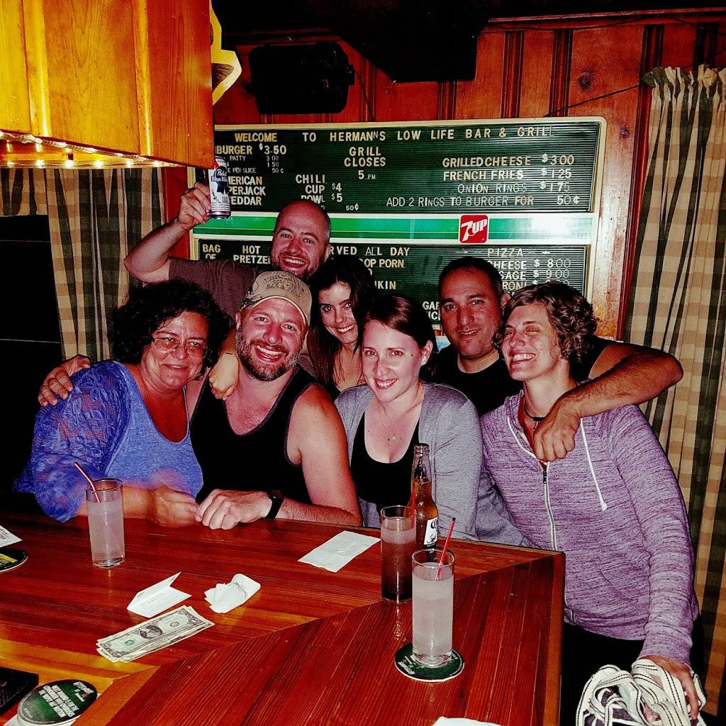 Hermanns Rest A While | restaurant | 300 Center St, Port Barrington, IL 60010, USA | 8476399644 OR +1 847-639-9644