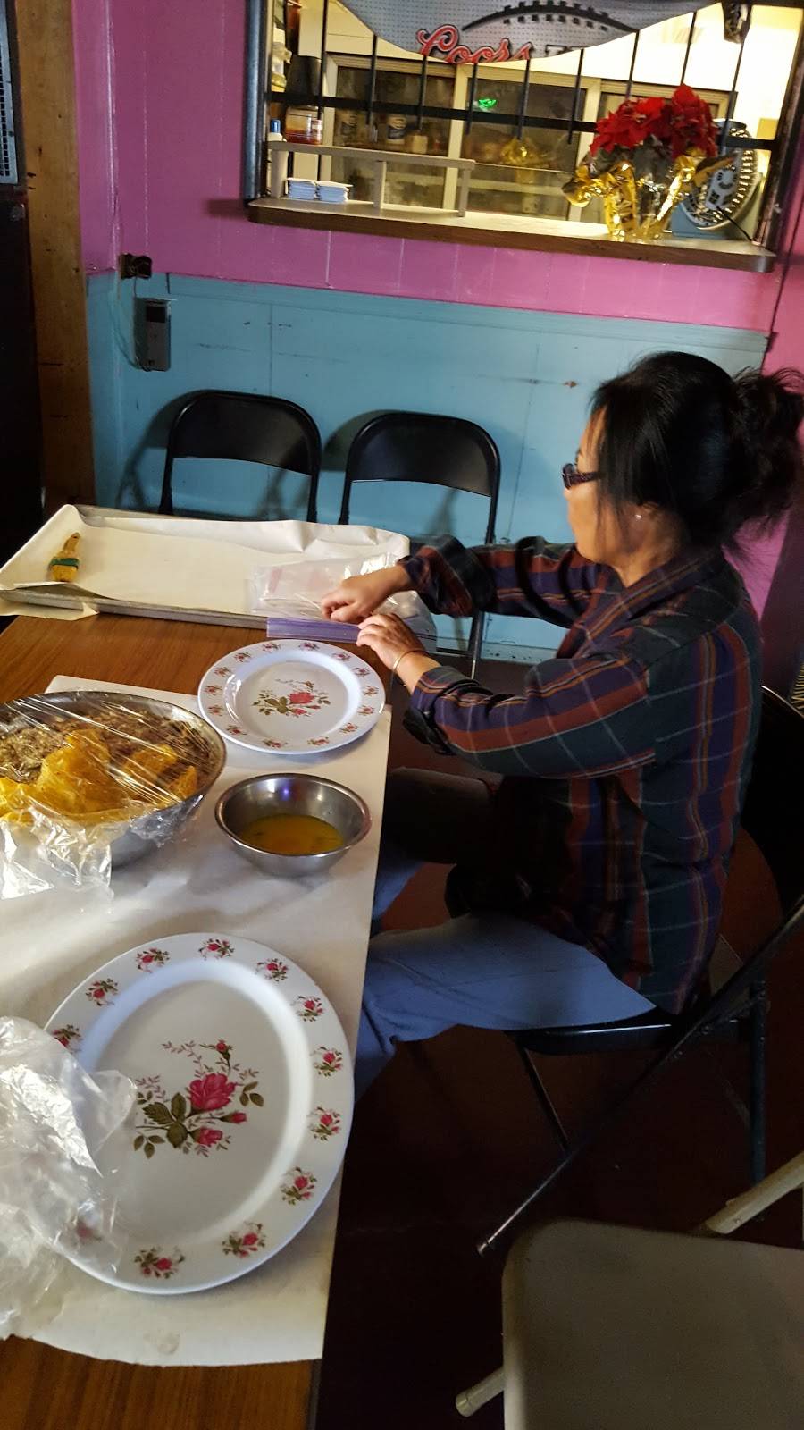 Runway Bar & Grill | restaurant | 2101 S Alvernon Way, Tucson, AZ 85711, USA | 5207906788 OR +1 520-790-6788