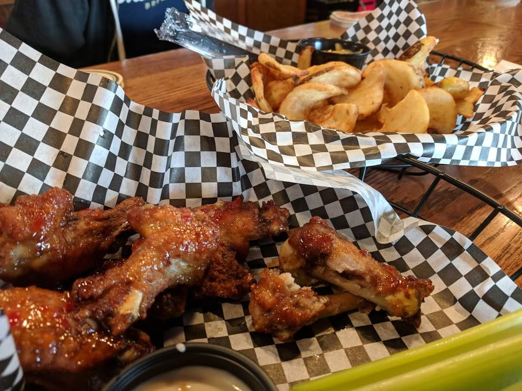 The Casual Pint Oakley Station | restaurant | 3200 Vandercar Way, Cincinnati, OH 45209, USA | 5133512264 OR +1 513-351-2264