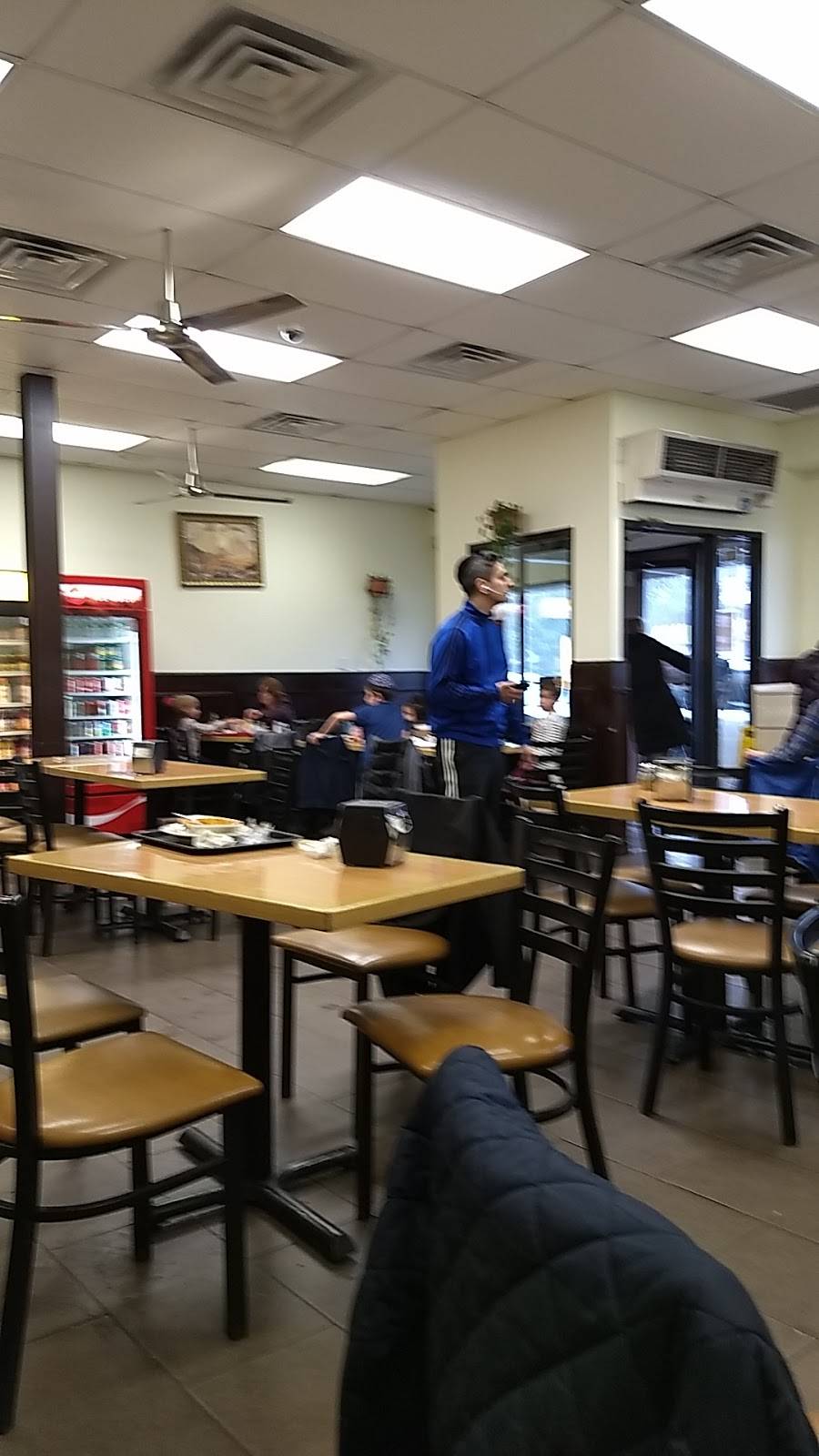 Benjys Kosher Pizza Dairy Restaurant & Sushi Bar | restaurant | 7272 Main St, Flushing, NY 11367, USA | 7182680791 OR +1 718-268-0791