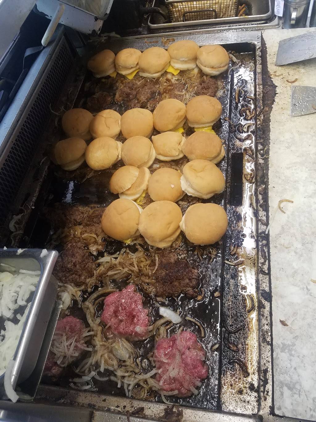 Sonnys Hamburgers | restaurant | 20001 Schoolcraft, Detroit, MI 48223, USA | 3135352278 OR +1 313-535-2278