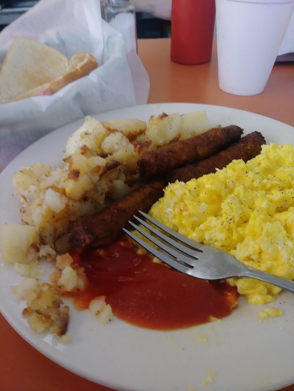 G M Dog NBurger Shoppe | restaurant | 4830 Liberty Ave, Pittsburgh, PA 15224, USA | 4126818276 OR +1 412-681-8276