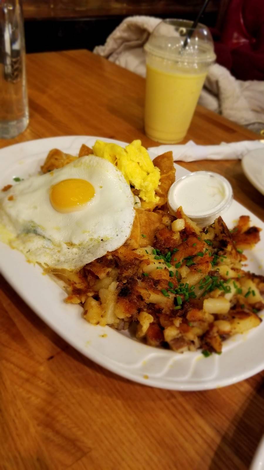 Mad Rooster Cafe | cafe | 4401 W Greenfield Ave, Milwaukee, WI 53214, USA | 4142319120 OR +1 414-231-9120