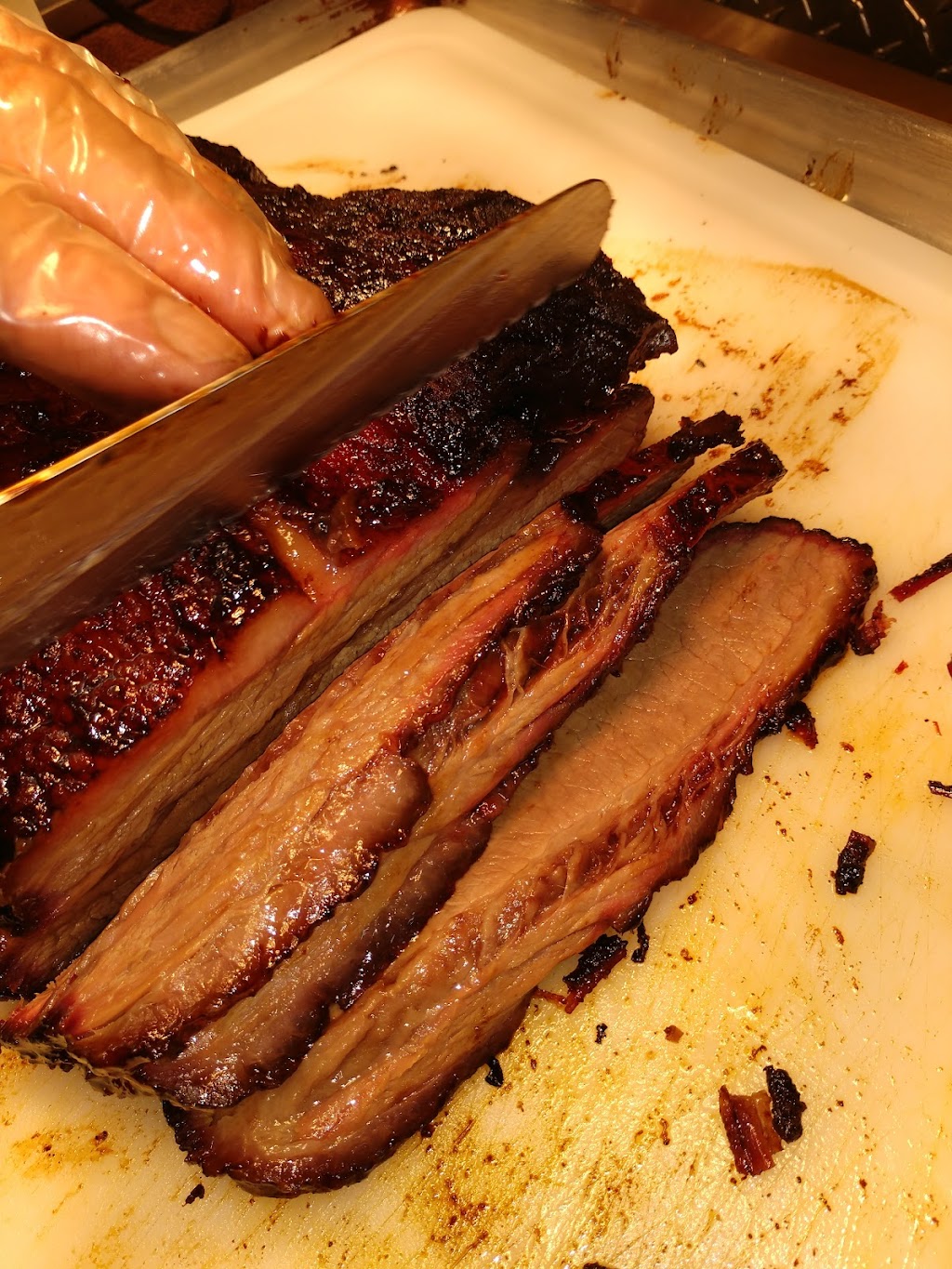 Bradys Smoke House & The Headquarters | restaurant | 825 S 4th Ave, Hill City, KS 67642, USA | 7856320228 OR +1 785-632-0228