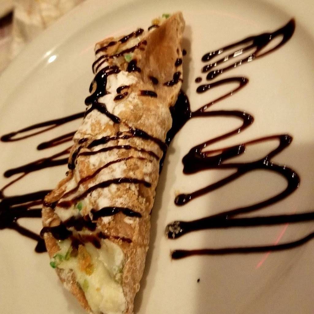 Filippos Pizza & Italian Food | restaurant | 200 S Market St, Monticello, IL 61856, USA | 2177622921 OR +1 217-762-2921