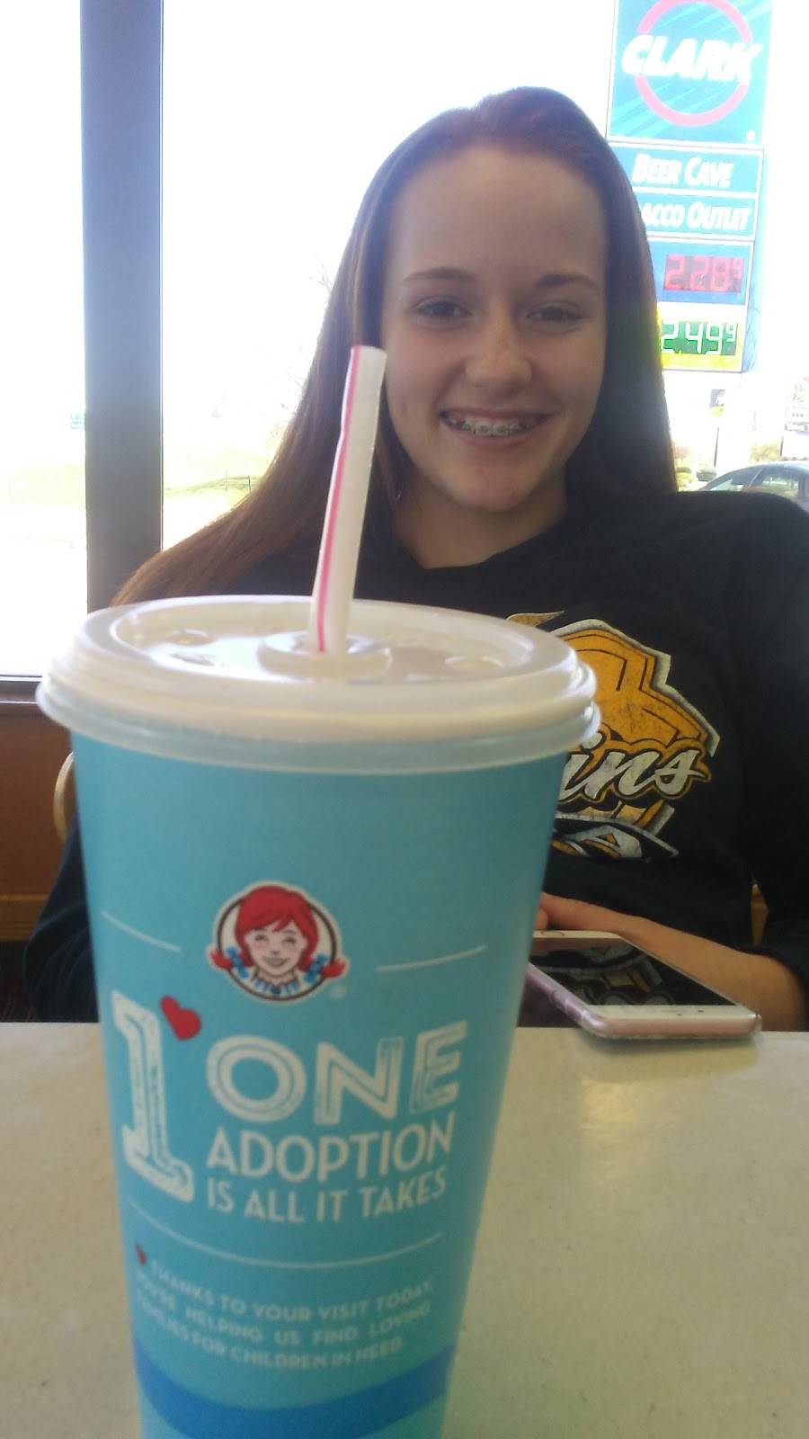 Wendys | restaurant | 1411 Bellefontaine St, Wapakoneta, OH 45895, USA | 4197389383 OR +1 419-738-9383