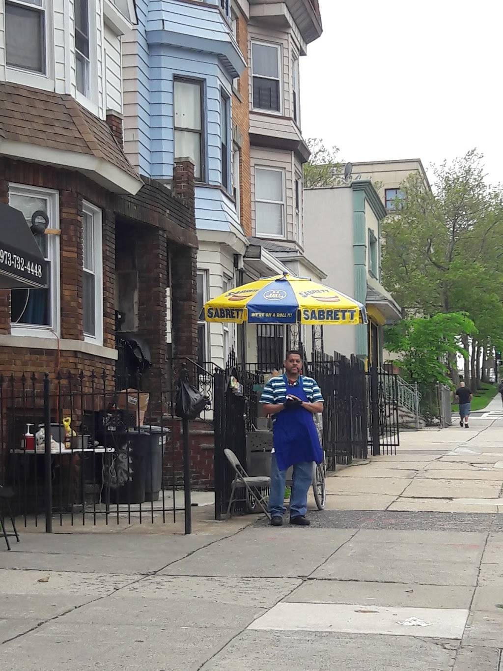 FRANKS-ARE-US | restaurant | 62 Park Ave, Newark, NJ 07104, USA | 9172935961 OR +1 917-293-5961