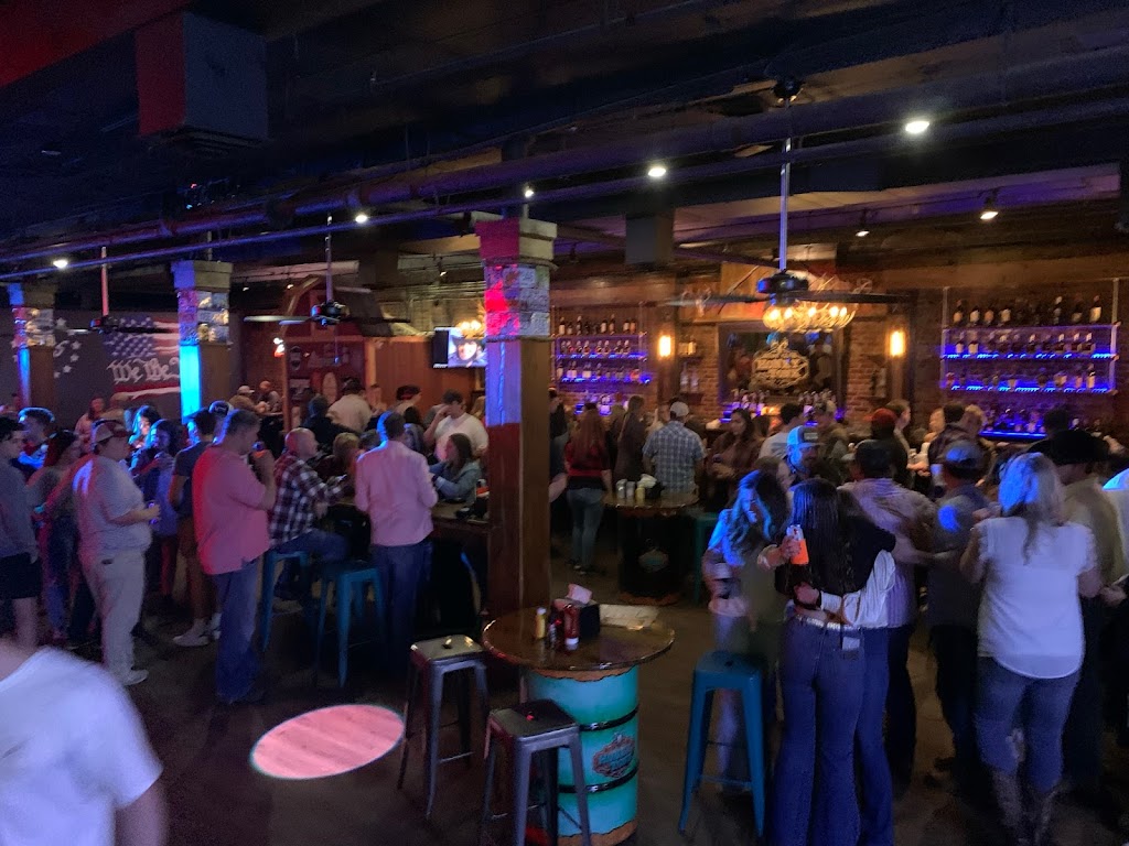 HUNT CLUB HonkyTonk bar n grill | restaurant | 2209 4th St, Tuscaloosa, AL 35401, USA | 2057377104 OR +1 205-737-7104