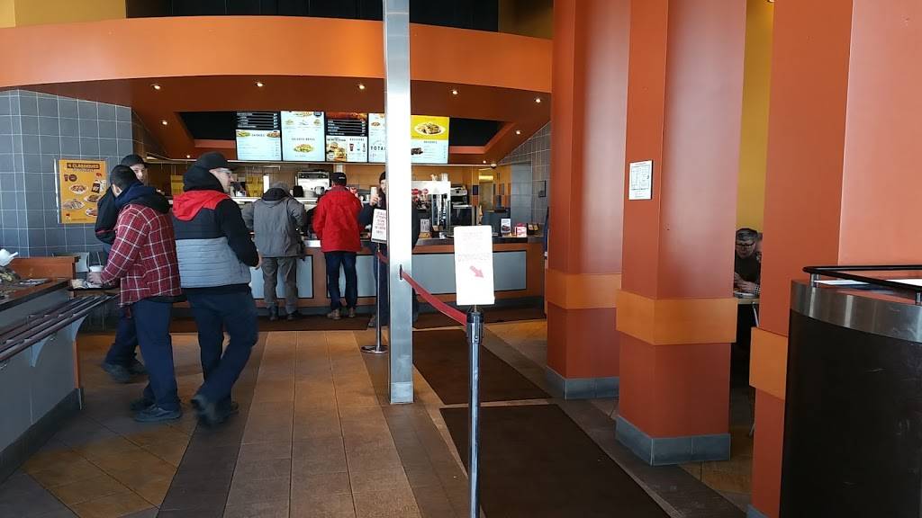 St-Hubert Express | restaurant | 2262 Boul du Faubourg, Boisbriand, QC J7H 1S3, Canada | 5143855555 OR +1 514-385-5555