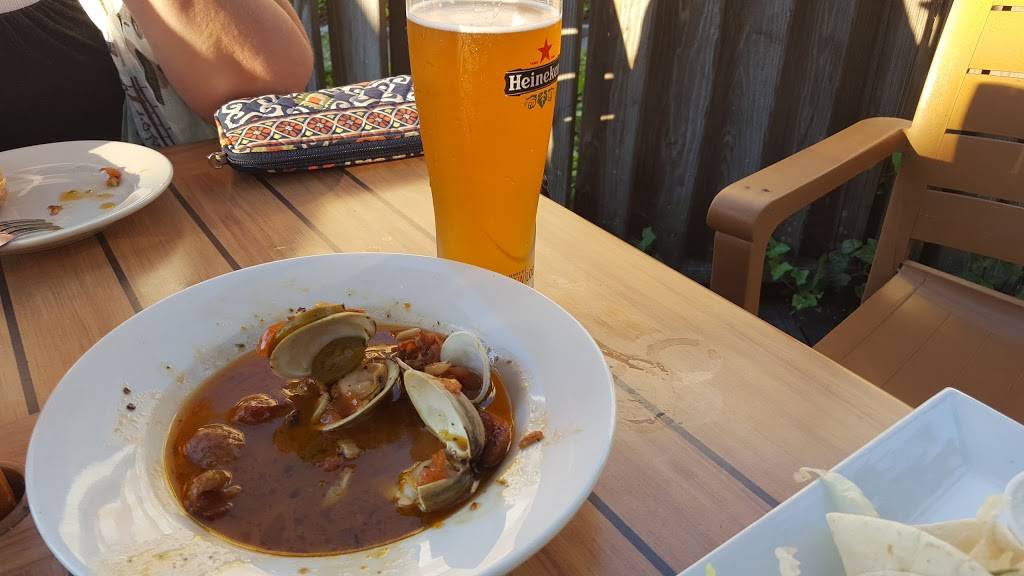 Portside Bar & Grill | restaurant | 242 Traders Cove, Port Jefferson, NY 11777, USA | 6313313390 OR +1 631-331-3390