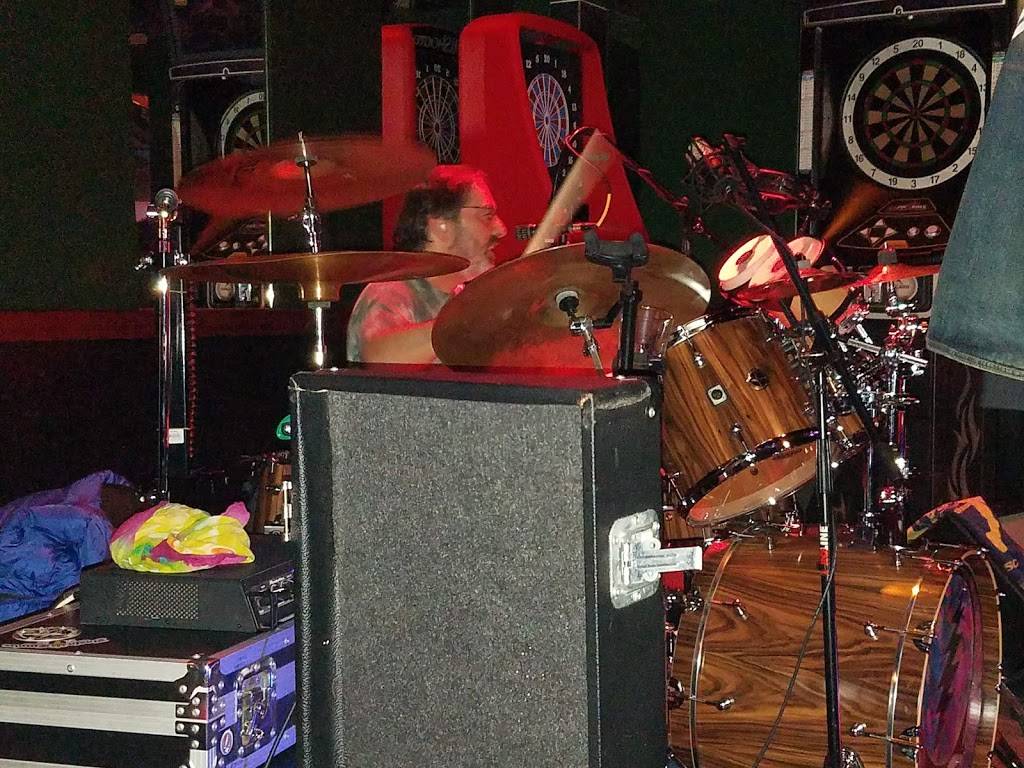 Red Stallion | restaurant | 307 County Line Rd, Warminster, PA 18974, USA | 2156753340 OR +1 215-675-3340