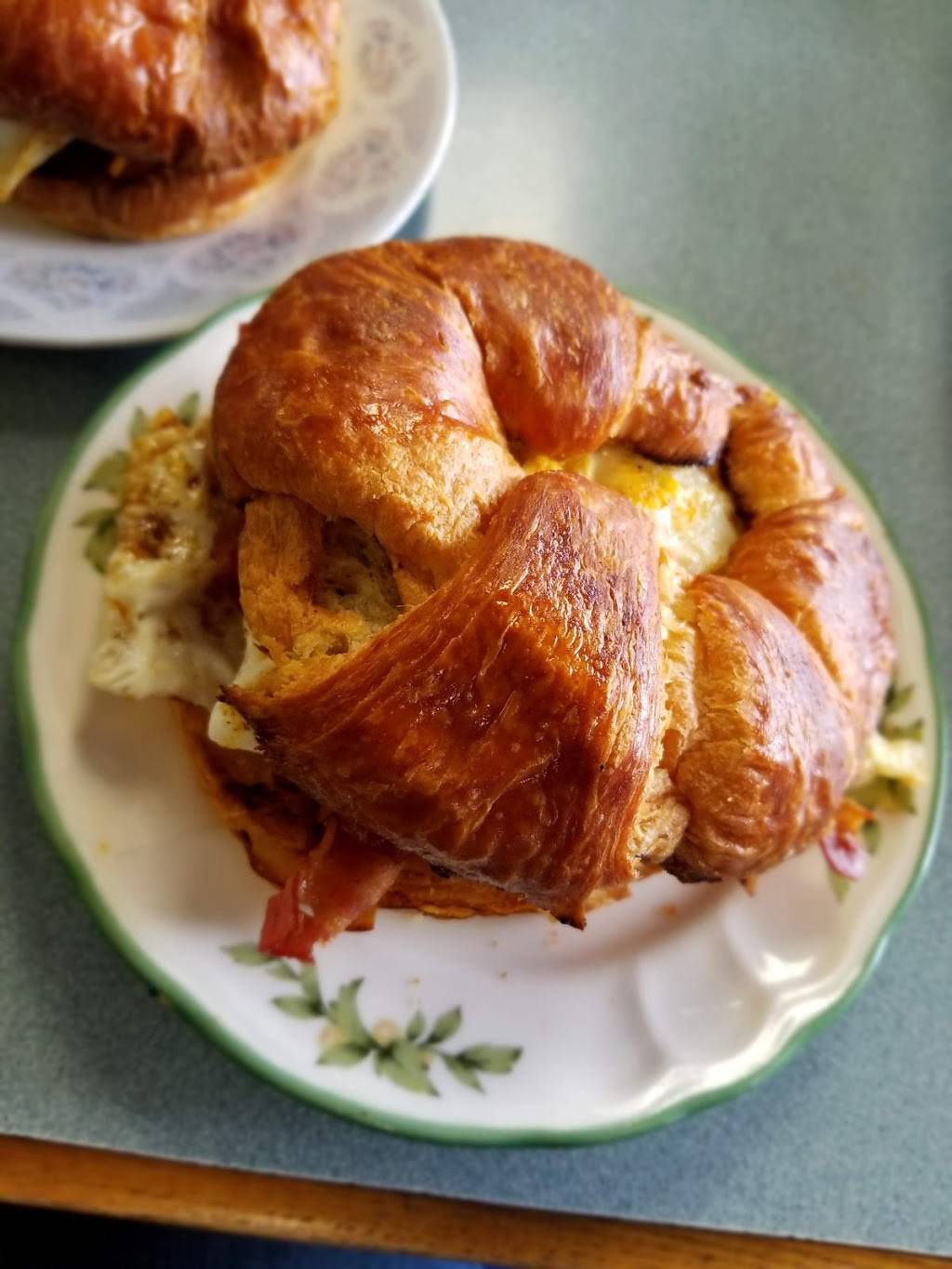 Maple Diner | restaurant | 993 Maple St, Rochester, NY 14611, USA | 5853285508 OR +1 585-328-5508