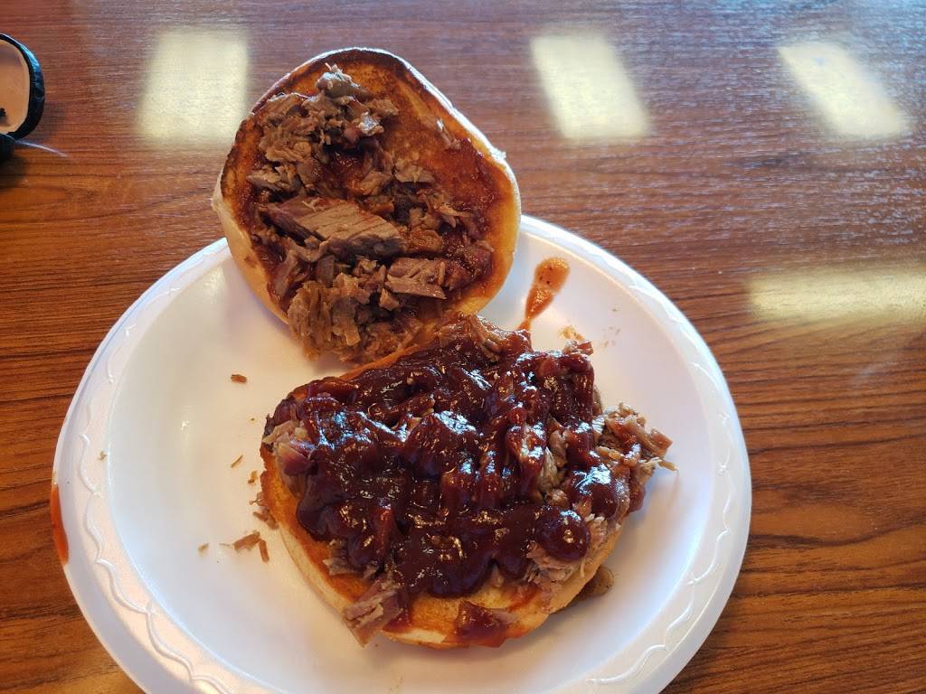 Hog Wild Pit Bar-B-Q | restaurant | 8821W 21st Street N, Wichita, KS 67205, USA | 3167217775 OR +1 316-721-7775