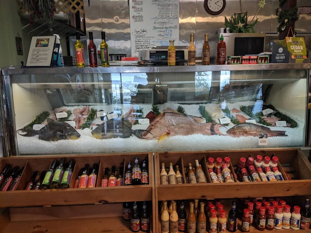 Lighthouse Seafood | restaurant | 101 N Country Club Rd, Lake Mary, FL 32746, USA | 4073302425 OR +1 407-330-2425