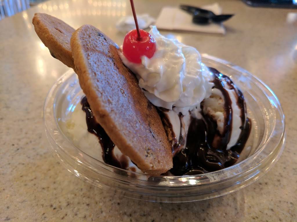 Gibson Girl Ice Cream Parlor | restaurant | Disneyland Park, Anaheim, CA 92802, USA | 7147813463 OR +1 714-781-3463