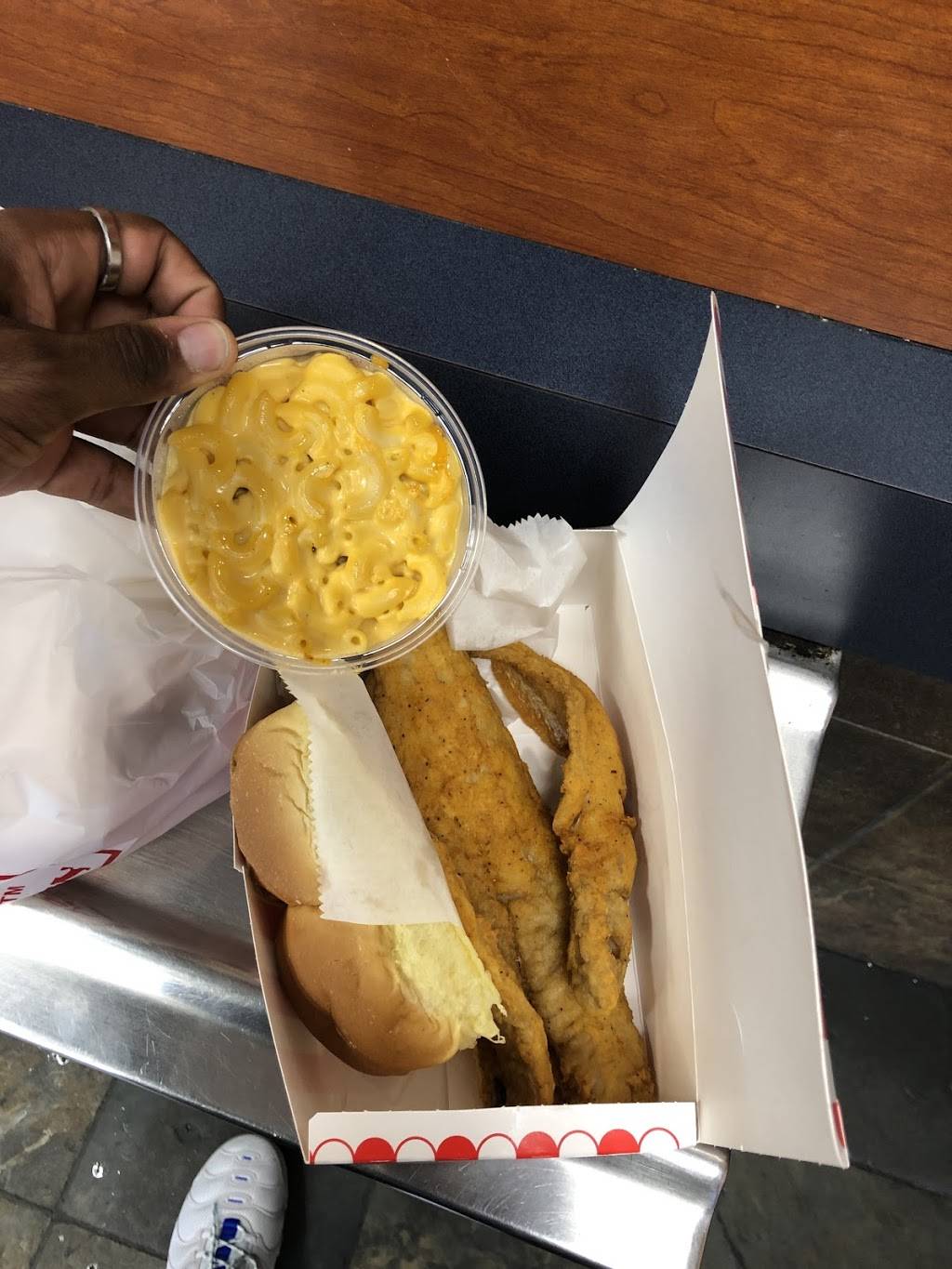 Crown Fried Chicken | restaurant | 3706 N Broad St, Philadelphia, PA 19140, USA | 2152230700 OR +1 215-223-0700