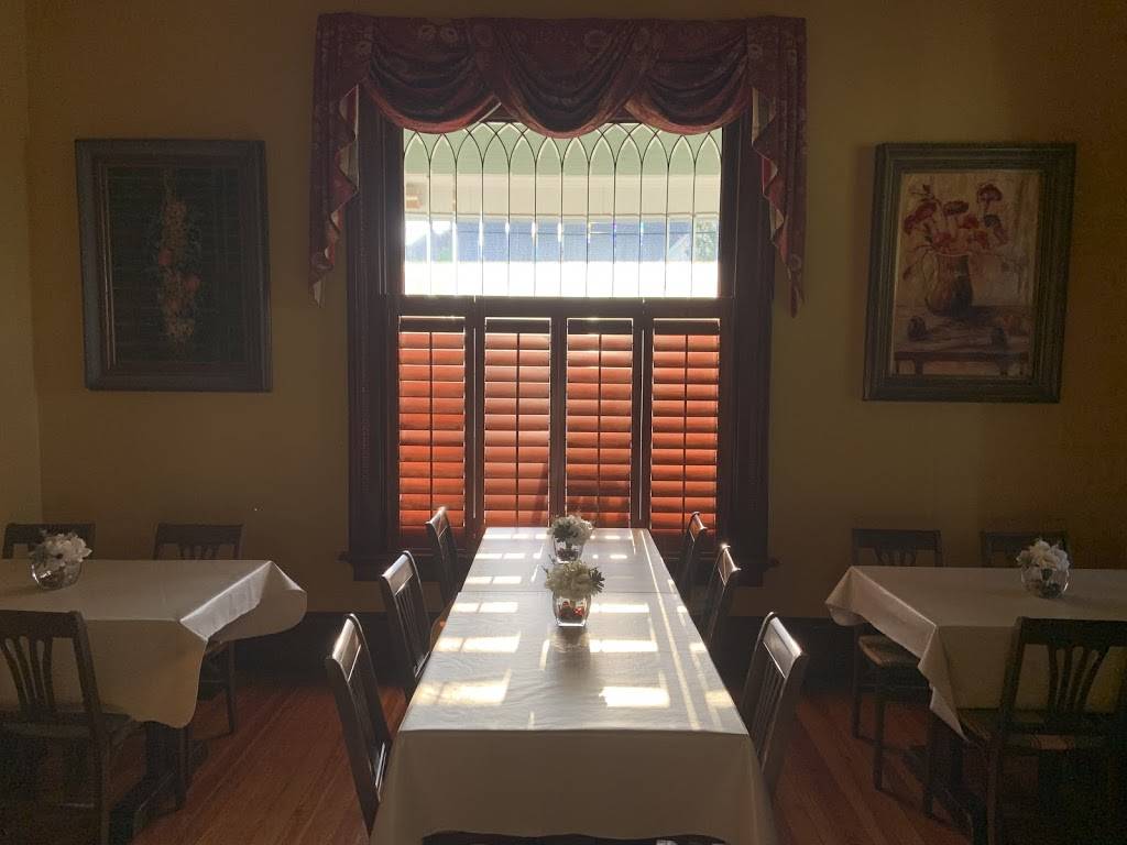 Sign of the Dove Restaurant | restaurant | 108 N, Church St, Buena Vista, GA 31803, USA | 2293141682 OR +1 229-314-1682