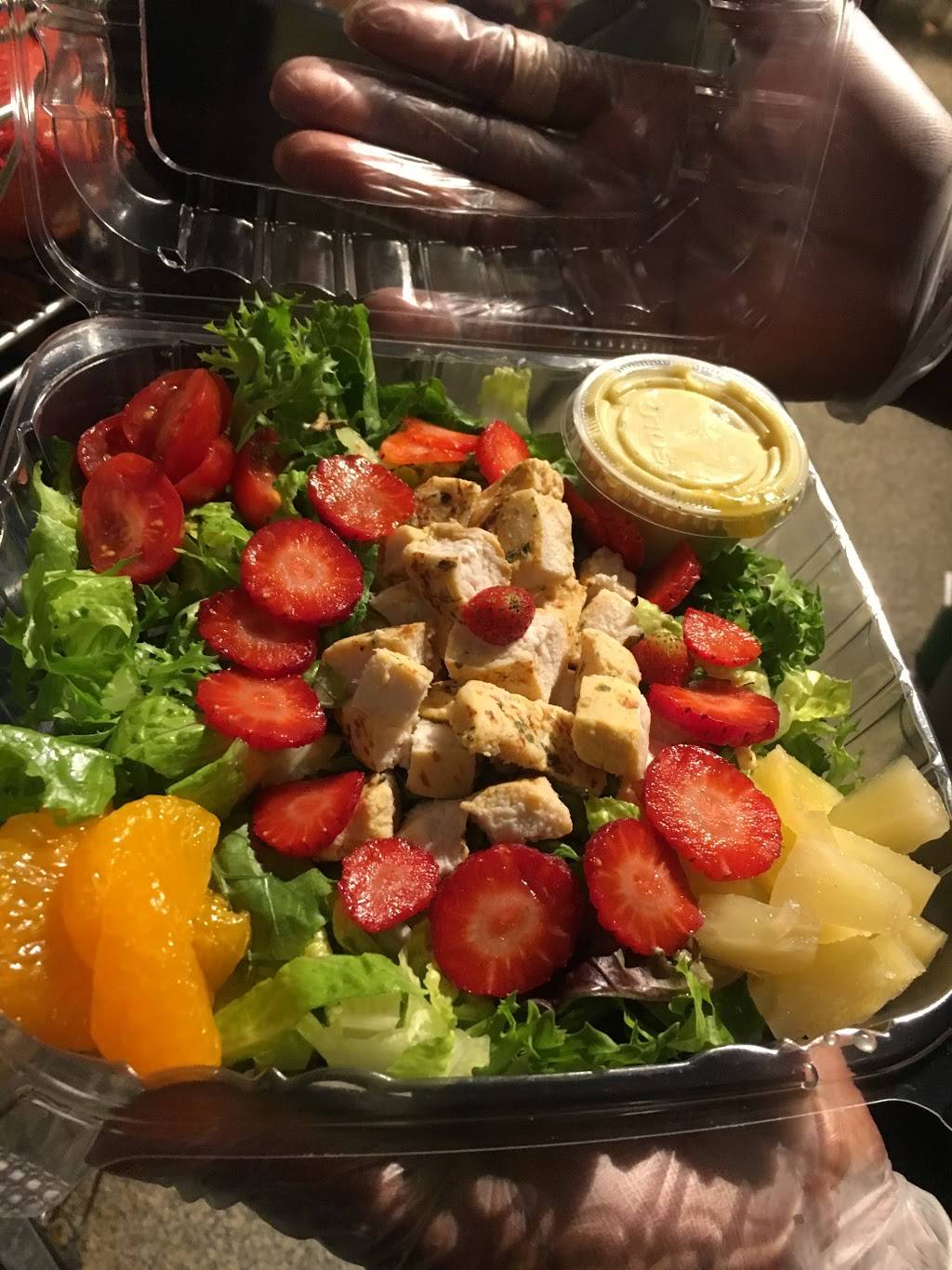 BOZS Burger Bistro | restaurant | 3101 St Paul St, Baltimore, MD 21218, USA | 4108891718 OR +1 410-889-1718