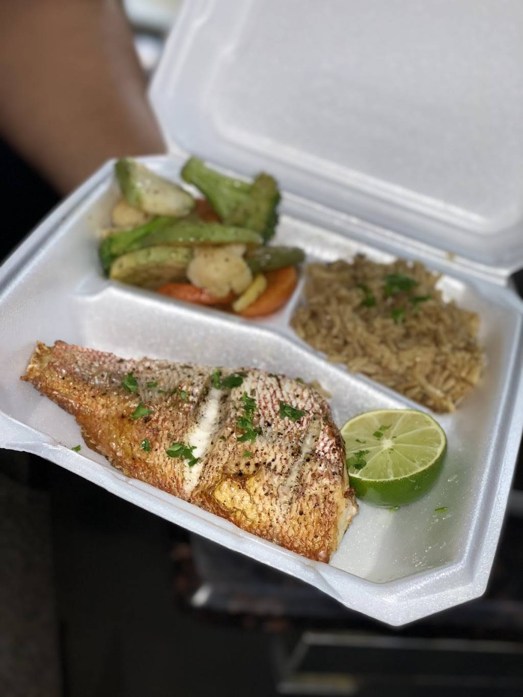 Fish Fiesta | restaurant | 10865 Cross Creek Blvd, Tampa, FL 33647, USA | 8139820300 OR +1 813-982-0300