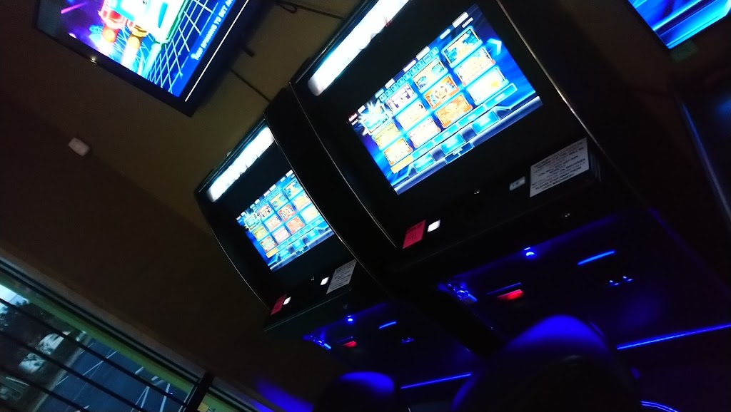 Hot Seats | restaurant | 25327 US-27, Leesburg, FL 34748, USA | 3525302432 OR +1 352-530-2432