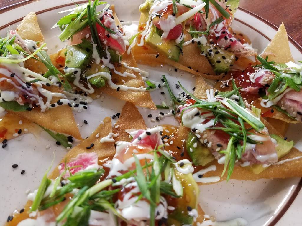 Hornets Nest Grille | restaurant | 9876 Main St, Damascus, MD 20872, USA | 3012533707 OR +1 301-253-3707