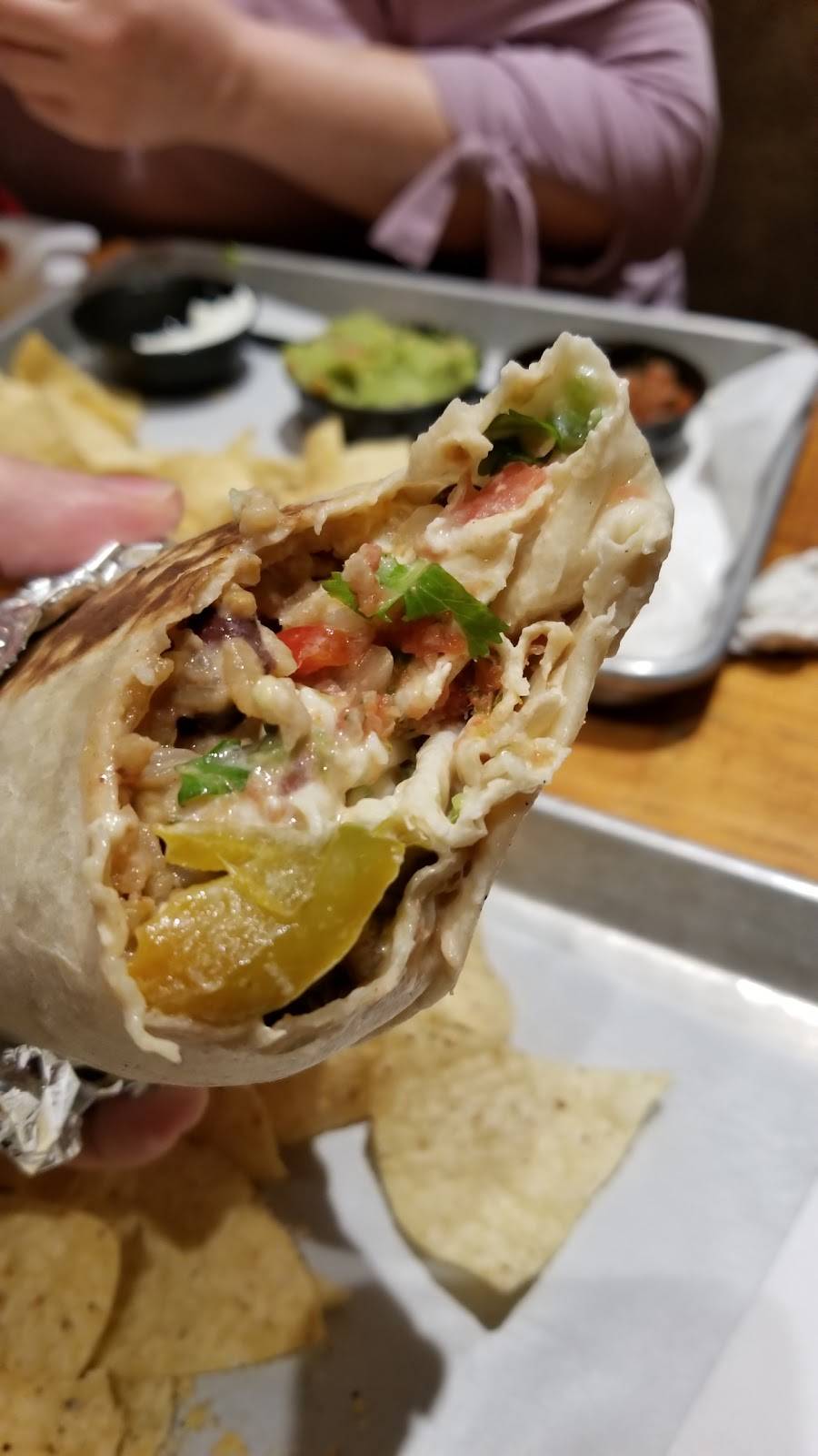 Mucho Burrito Fresh Mexican Grill | restaurant | 1029 Rue du Marché Central, Montréal, QC H4N 1J8, Canada | 5143819393 OR +1 514-381-9393