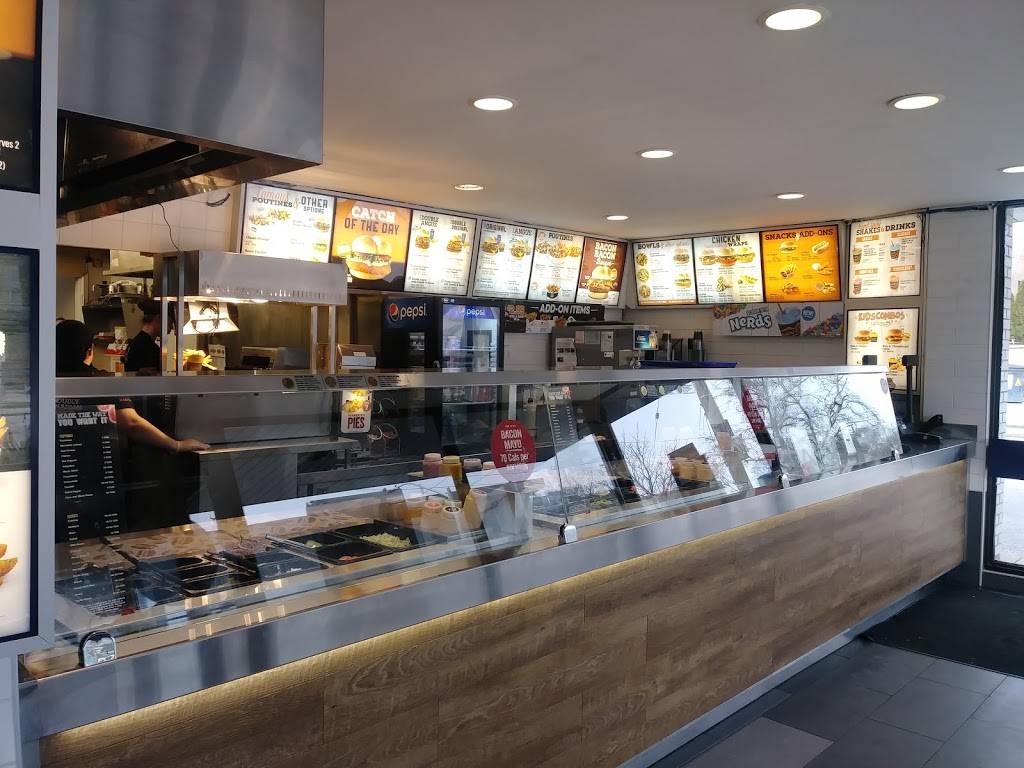 Harveys | restaurant | 2380 Wyandotte St W, Windsor, ON N9B 1K4, Canada | 5199737844 OR +1 519-973-7844