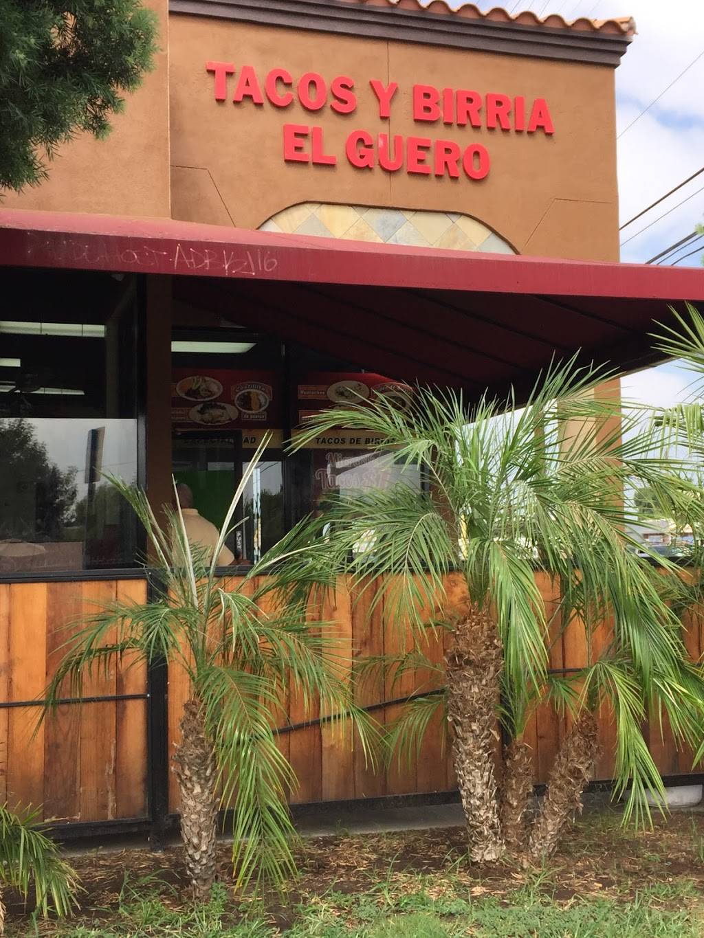 Tacos Y Birria El Guerro | restaurant | 2330 W Edinger Ave, Santa Ana, CA 92704, USA | 7142418226 OR +1 714-241-8226