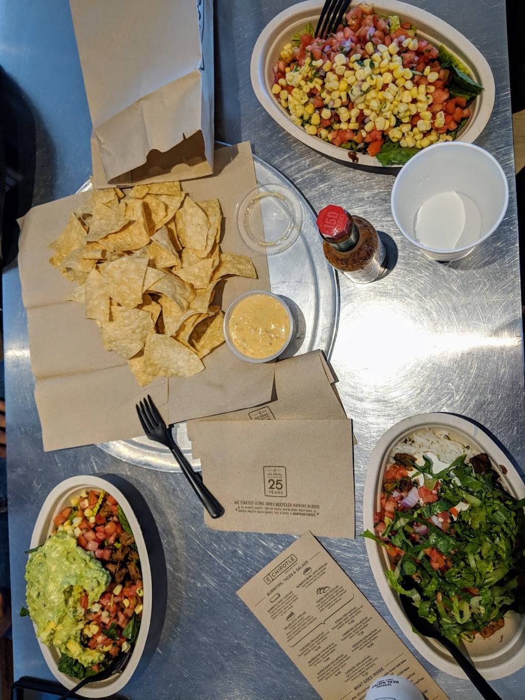 Chipotle Mexican Grill | restaurant | 811 Butterfield Rd Ste 101, Wheaton, IL 60189, USA | 6305889728 OR +1 630-588-9728