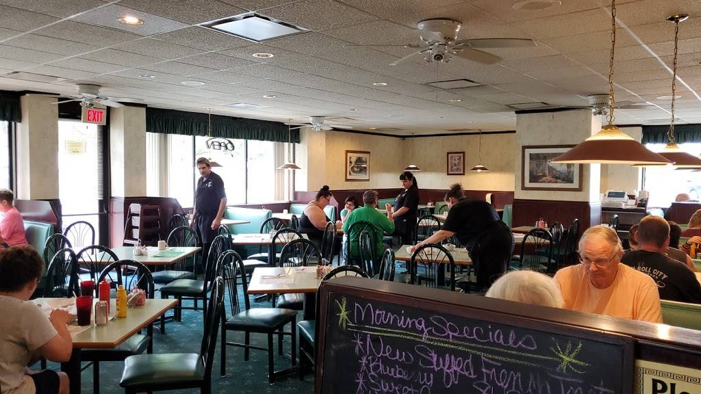 The Original Dans Dogs | restaurant | 5751 Smith Rd, Brook Park, OH 44142, USA | 2168989141 OR +1 216-898-9141