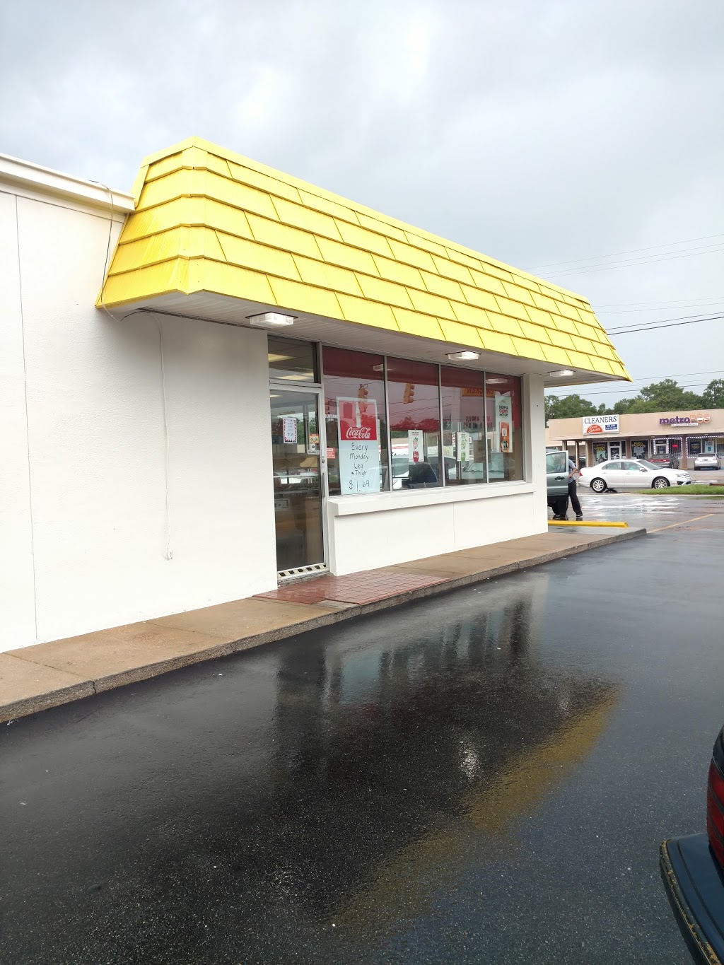 Harts Fried Chicken | restaurant | 2951 SpringHill Ave, Mobile, AL 36607, USA | 2514733139 OR +1 251-473-3139