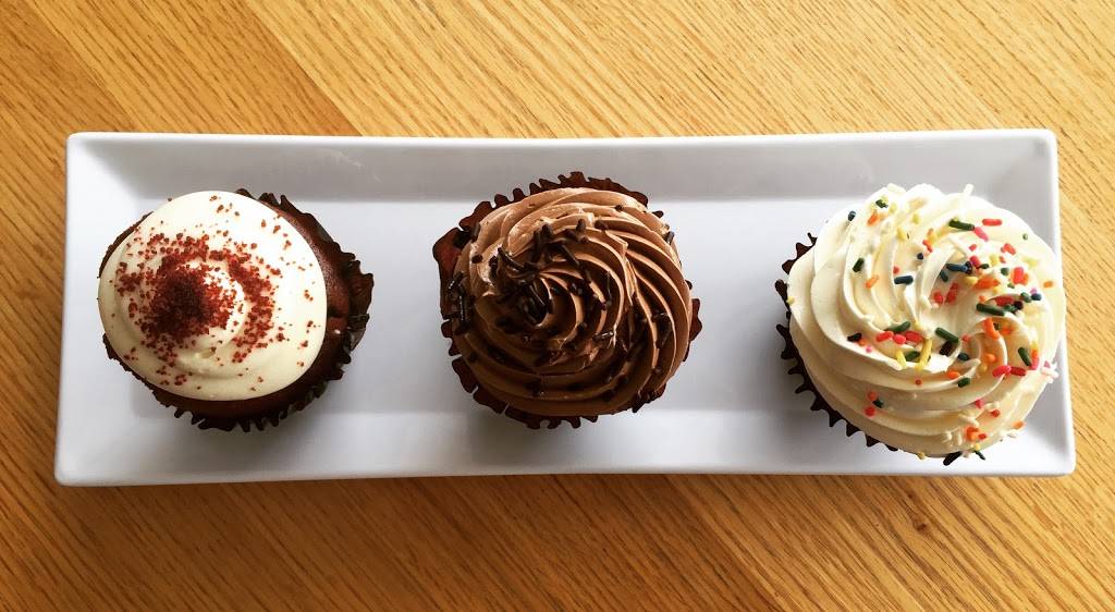 Edge of Sweetness Bakery and Cafe | bakery | 6034 N Broadway, Chicago, IL 60660, USA | 7735649683 OR +1 773-564-9683