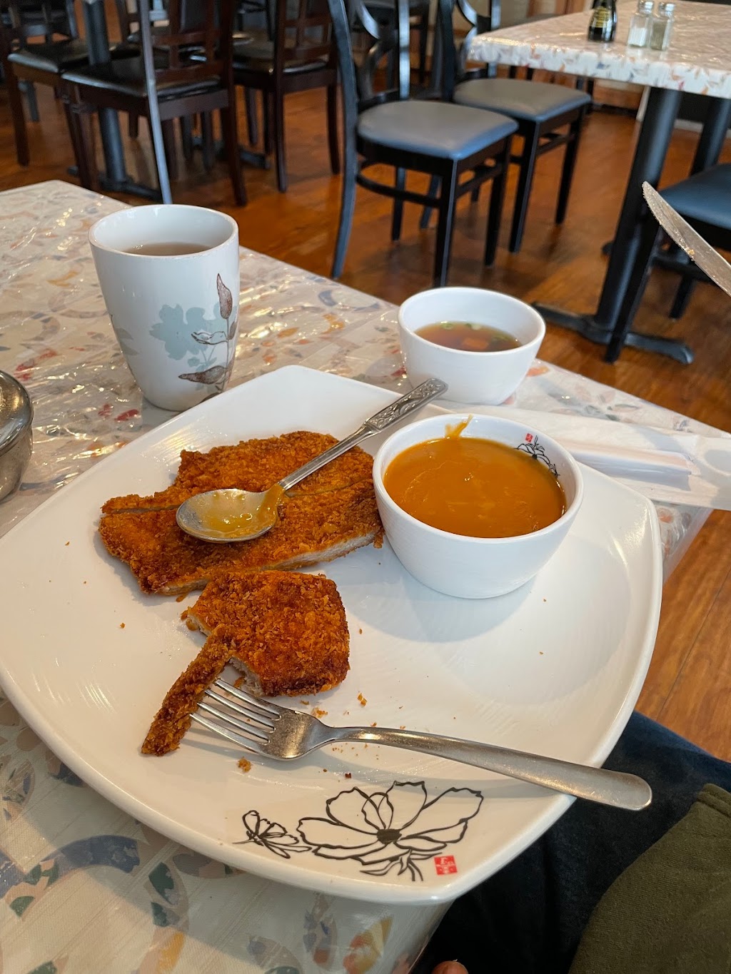 Yongs Diner | restaurant | 214 Tiny Town Rd, Clarksville, TN 37042, USA | 9315468060 OR +1 931-546-8060