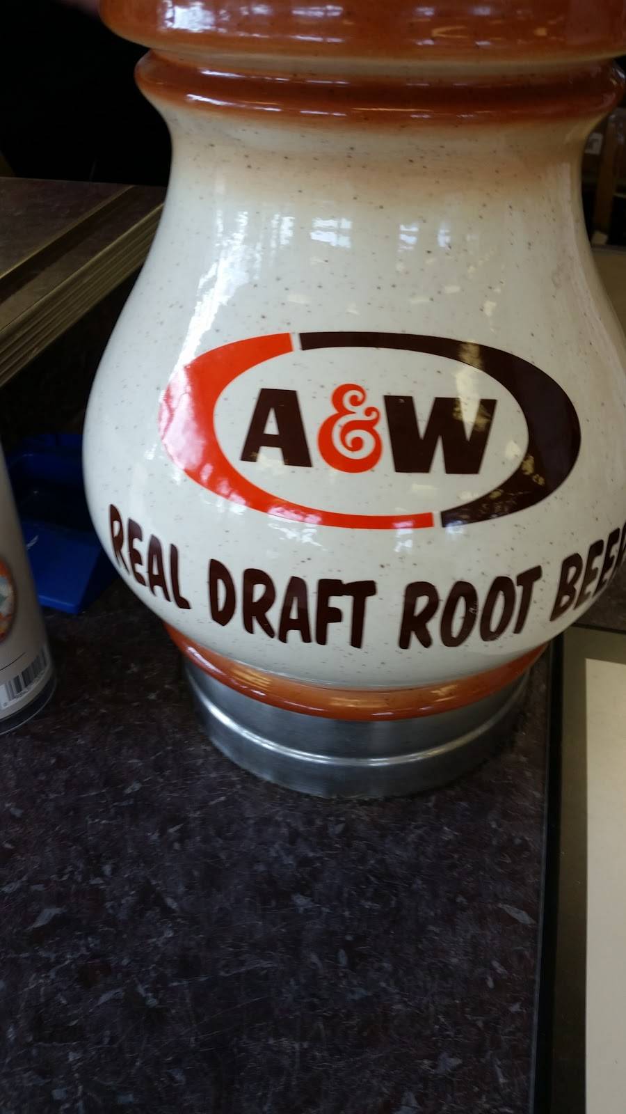 A&W Restaurant | restaurant | 9125 Atlantic Dr SW, Cedar Rapids, IA 52404, USA | 3196324649 OR +1 319-632-4649