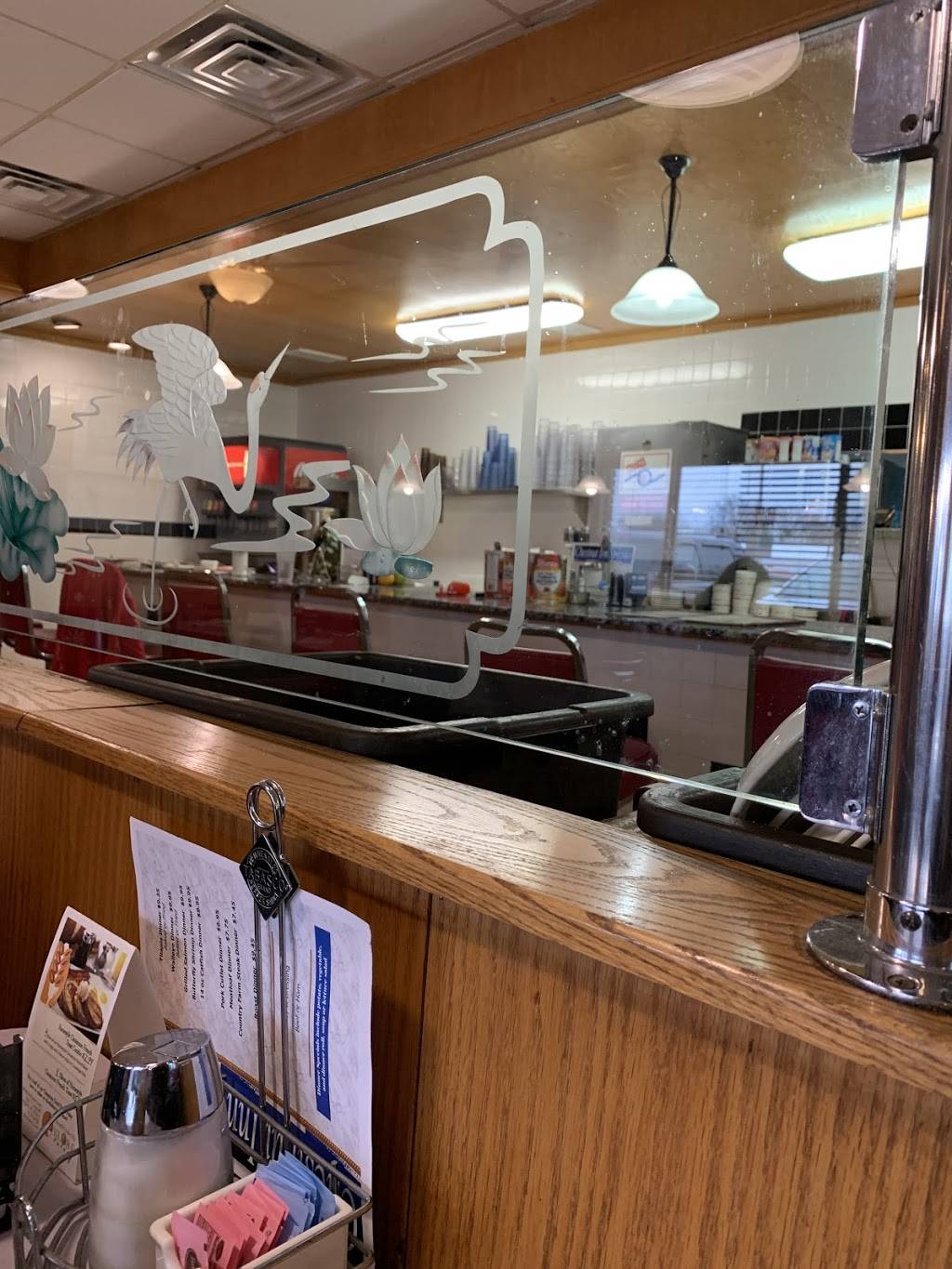 Chestnut Family Restaurant | restaurant | 1402 Chestnut St, Henry, IL 61537, USA | 3093643366 OR +1 309-364-3366