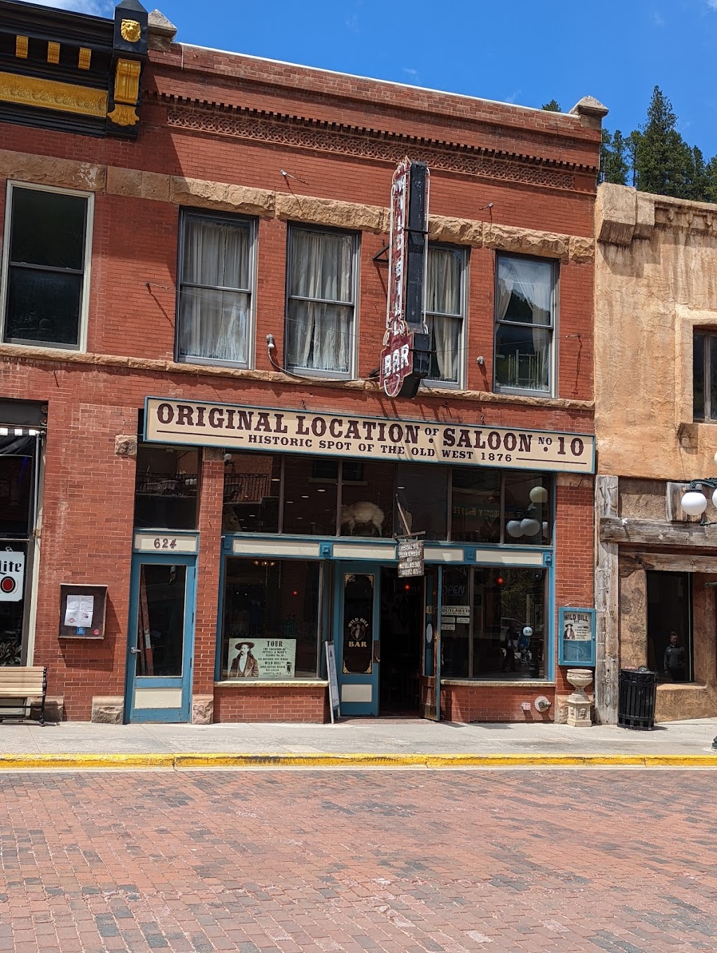 Mustang Sallys | restaurant | 634 Main St, Deadwood, SD 57732, USA | 6055782025 OR +1 605-578-2025